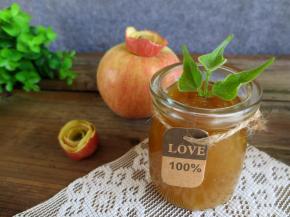 苹果酱抹面包也很好吃呢