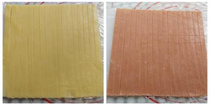 面皮切掉多出来的毛边，方形的面皮分别切割成8mm宽的面条，切割的时候用砧板垫一下，小心不要把硅胶垫给切坏了（这个步骤中切出来的毛边留着备用做饼干底）