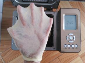 28分钟后和面完成，拉一个手套膜（不同的面包机出膜的时间也不同）