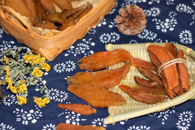 自晒红薯干