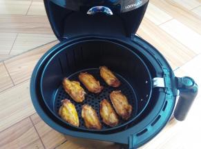 空气炸锅运行10分钟后取出翻面一次