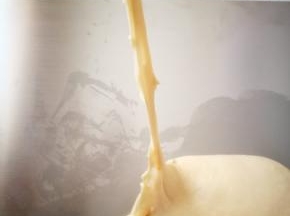 面团轻松拉很长一条，就可以了，这样的状态，撑膜是完全可以的
