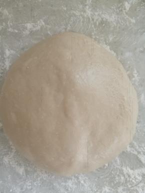 揉好的面团是这样的
