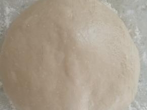 揉好的面团是这样的