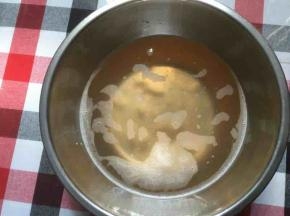 静置到泡沫减少至这状态