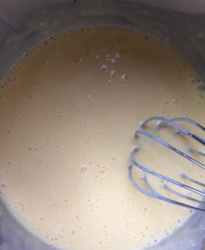 加入植物油搅匀