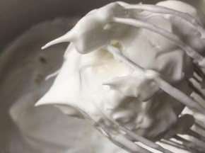 蛋白加所有糖打至干性发泡