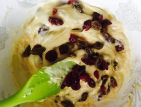 6连或者9连，用冰激凌挖勺挖面糊，7分满，烤箱预热200度，10分钟