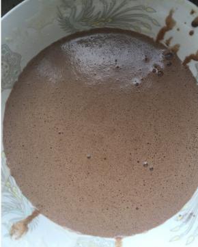 奶油和蛋奶混合，过筛