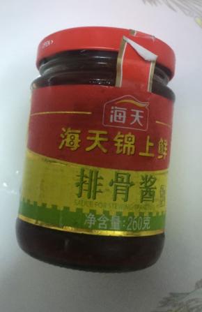 排骨酱，我买的是海天的，你也可以用其他牌子，李锦记的味道也很好吃的