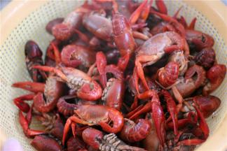 水沸腾后稍煮片刻即可捞出