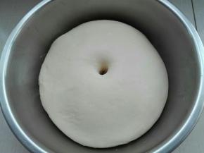 发酵至手指戳洞不回缩不塌陷即可
