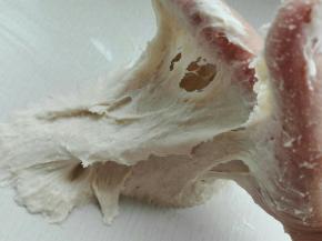 面团初期非常黏手（很正常哈，不要擅自加粉）