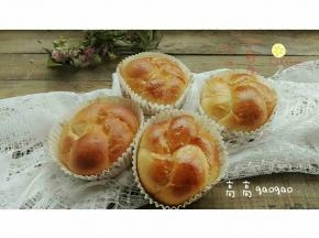 烤箱预热，175度上下火，25分钟出炉
