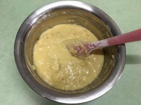 用硅胶刀搅拌均匀。