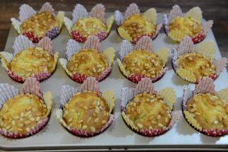 烘烤完毕后取出。