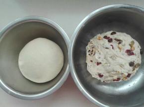 两个面团进行第一次室温发酵