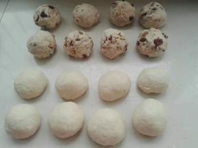 分别等分8份.，揉圆醒发20分钟