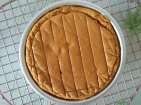 放入160度预热好的烤箱中下层，烤45分钟；