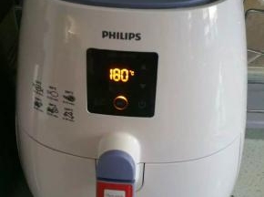 空气炸锅烤15分钟，中间翻一次面，在翻面的时候，在刷一次烤肉料