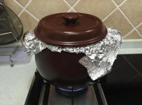 大火烧20分钟，翻一次面，改小中小火20，再关火焖20分钟