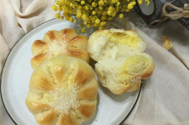 椰蓉花朵面包