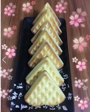 烤熟的华夫饼香甜柔软~太好吃啦~