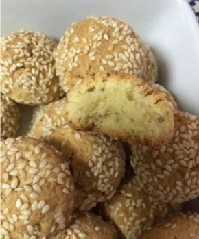 热度让其自然形成的开口，非常香~奶香味十足！