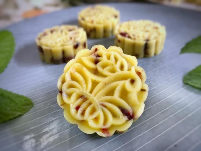 口感细润，清香绵软的蔓越莓绿豆糕