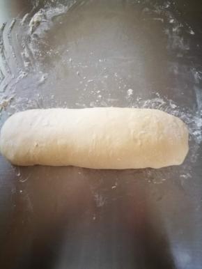 从上往下开始卷，卷成长筒型，多卷几层，组织更好，口感也好