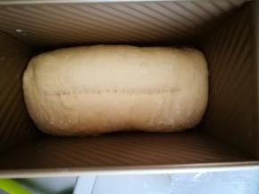 好吧，我在上面戳了几个窟窿，来点不一样的外表