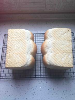 放在晾网晾至手温，装袋密封