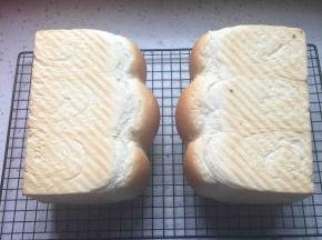 放在晾网晾至手温，装袋密封