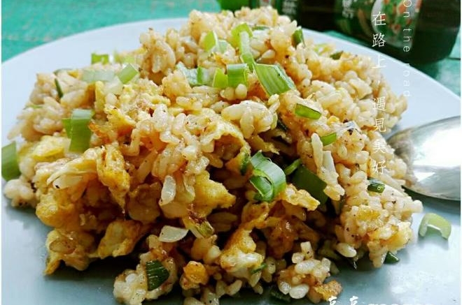 酱油蛋炒饭