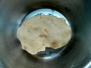 调成无干粉面团