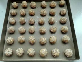 依次摆放烤盘中