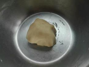 油酥材料混合成团