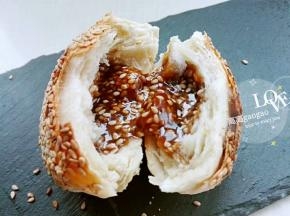 烤箱预热，中层上下火180度，20分钟，美美哒出炉，香甜酥香哦