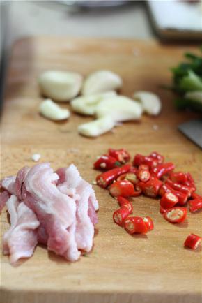 五花肉最好挑选三线五花肉