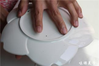 蒸好之后倒扣在盘子上