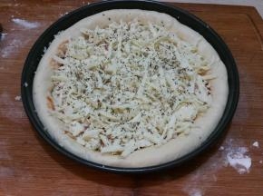 撒上披萨草，和萝勒叶