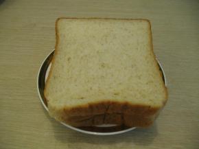 摆上另一片面包片