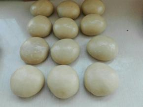 依次包好，收口朝下，用保鲜膜盖好，防止干裂