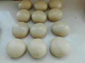 依次包好，收口朝下，用保鲜膜盖好，防止干裂