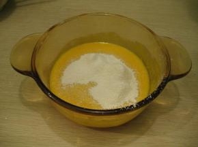 筛入到乳酪南瓜糊里拌匀