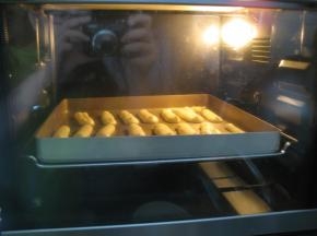 以上下火190度，中层烤10分钟，再调到150度上层烤3分钟