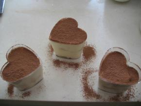 吃之前筛上可可粉