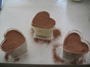 吃之前筛上可可粉