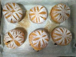 放180度预热好的烤箱中下层，25分钟左右即可。