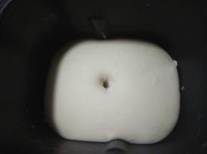 盖保鲜膜发酵至两倍大